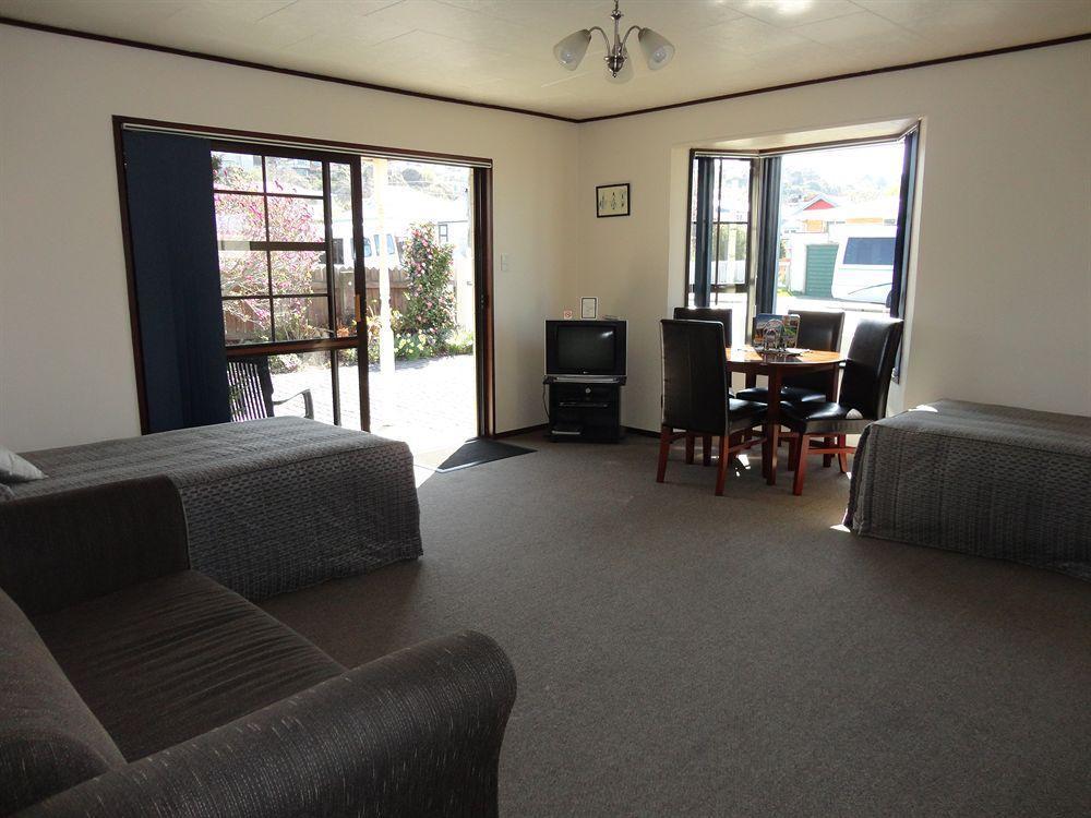 Aaa Thames Court Motel Оамару Екстериор снимка