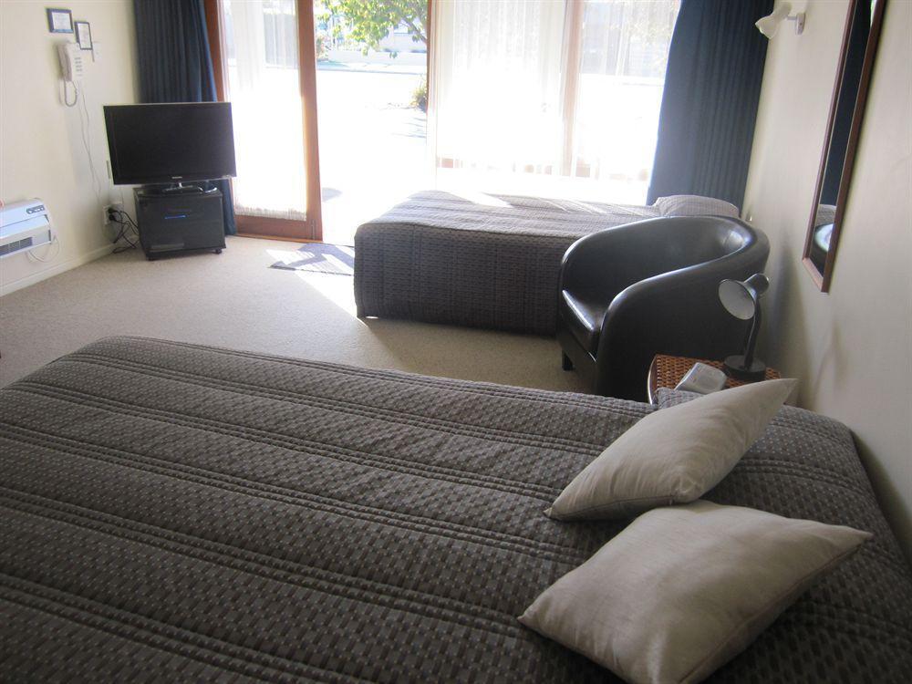 Aaa Thames Court Motel Оамару Екстериор снимка