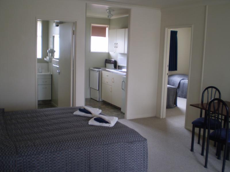 Aaa Thames Court Motel Оамару Екстериор снимка