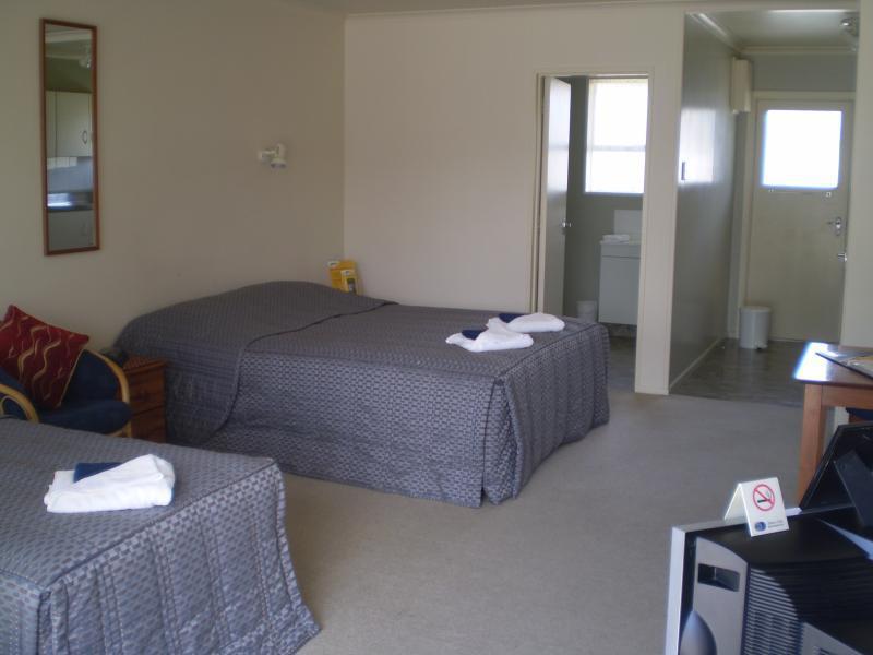 Aaa Thames Court Motel Оамару Екстериор снимка