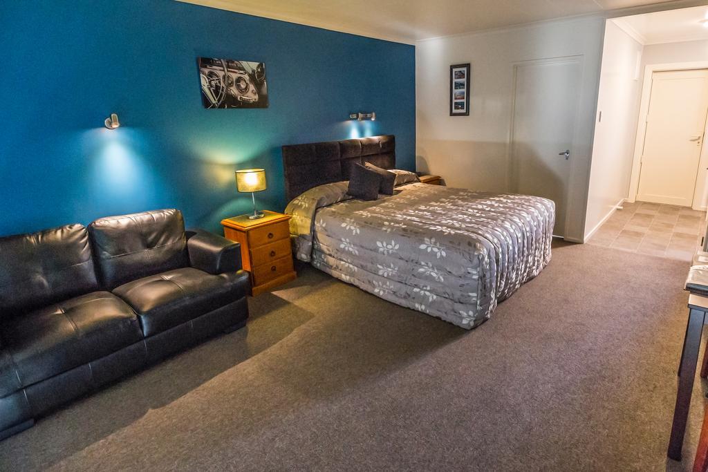 Aaa Thames Court Motel Оамару Екстериор снимка