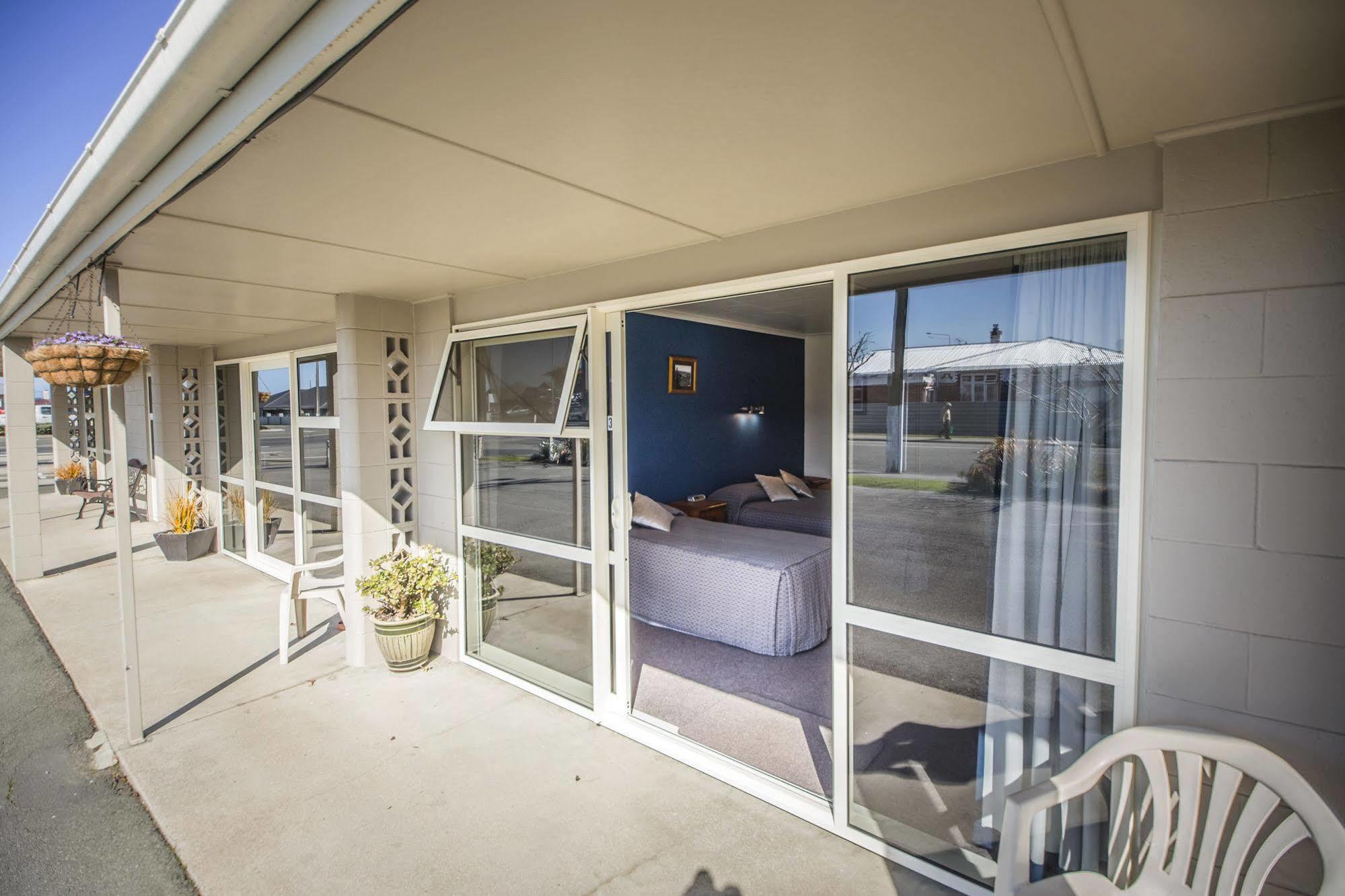 Aaa Thames Court Motel Оамару Екстериор снимка