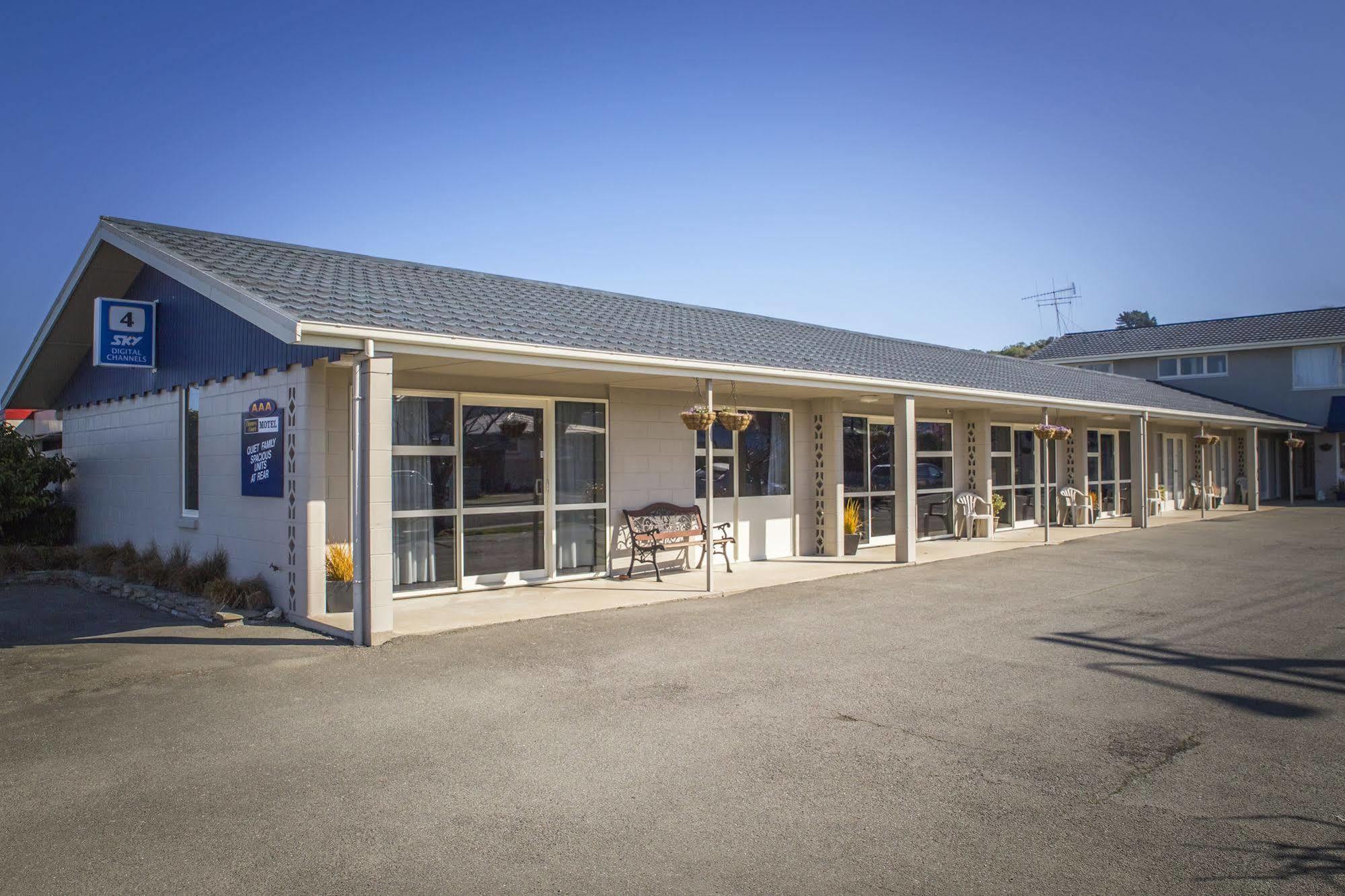Aaa Thames Court Motel Оамару Екстериор снимка